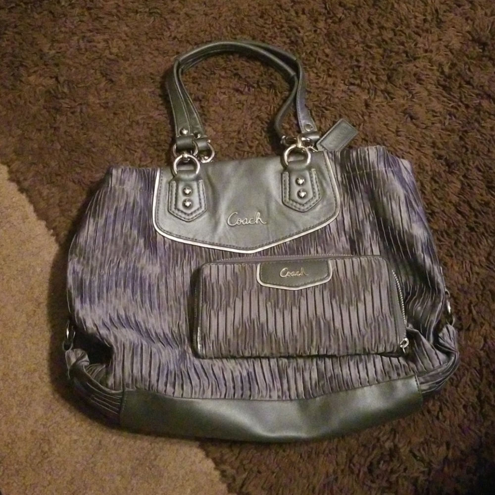 Coach purse and matching wallet